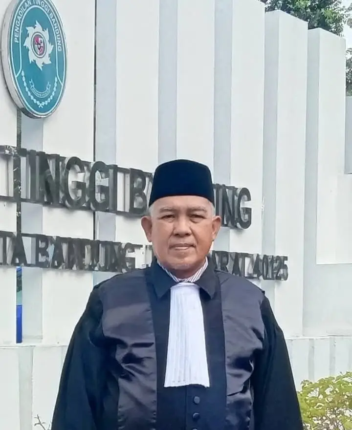 Zainal Abidin dalam aktivitas profesi hukum sebagai advokat