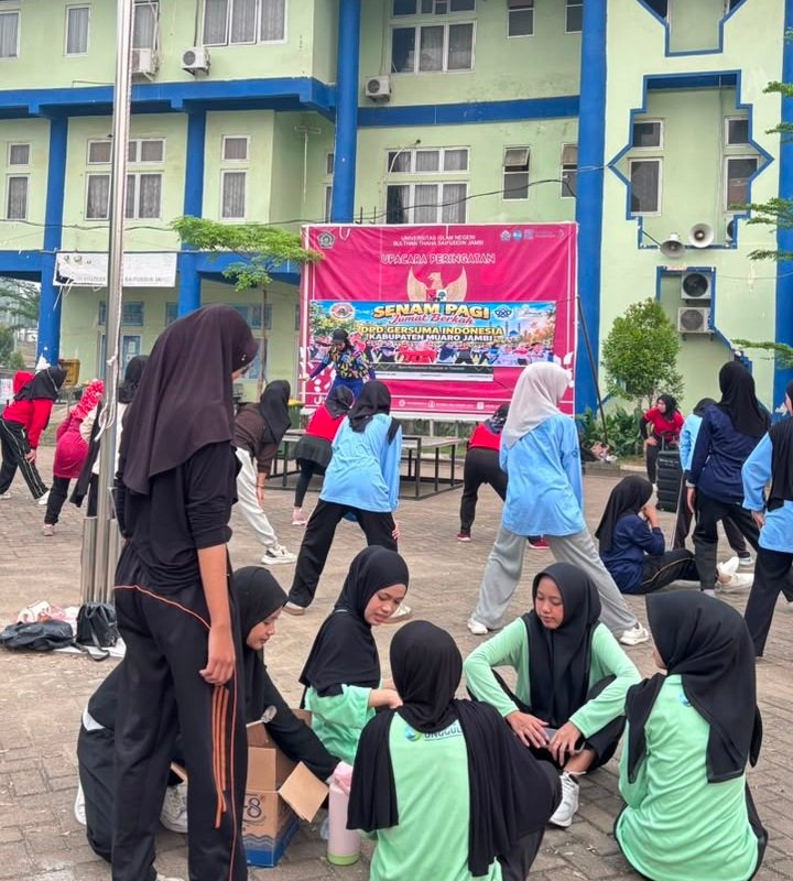 Detail aktivitas peserta di sela-sela kegiatan senam pagi